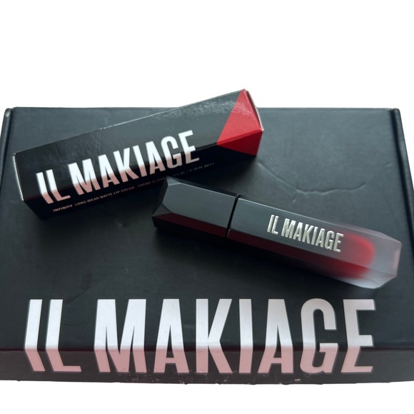 IL MAKIAGE Other - IL MAKIAGE Infinity Lip Cream Long Wear Matte Lip Color Matte Gesha Red Lipstick